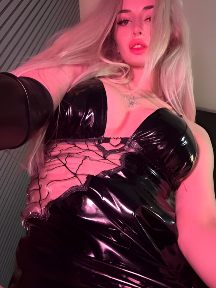 Анастасия привлекальеная девушка из Кущевская цена от 3000 руб