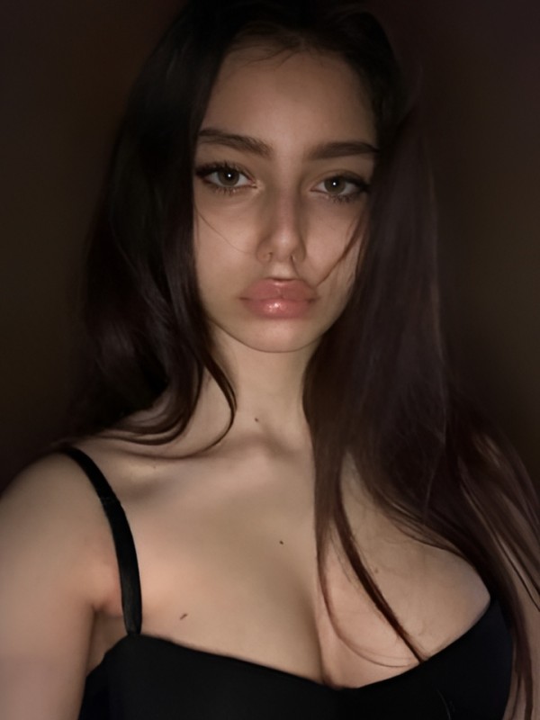 Эмма привлекательная девушка из Кущевская цена от 5000 руб