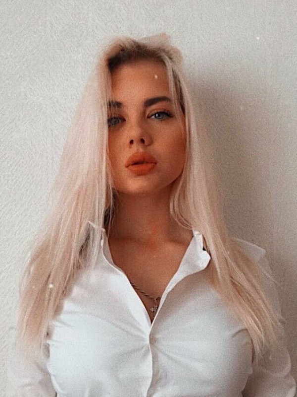 Алена привлекательная девушка из Кущевская цена от 3500 руб